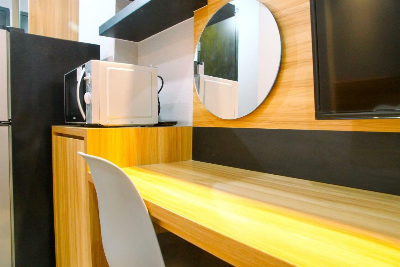 Modern And Comfy No Kitchen Mustika Golf By Travelio Apartemen *
